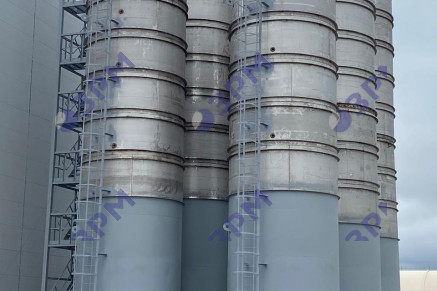 Силоса 200 и 100 м3 для сыпучих материалов  - Опытный завод резервуаров и металлоконструкций